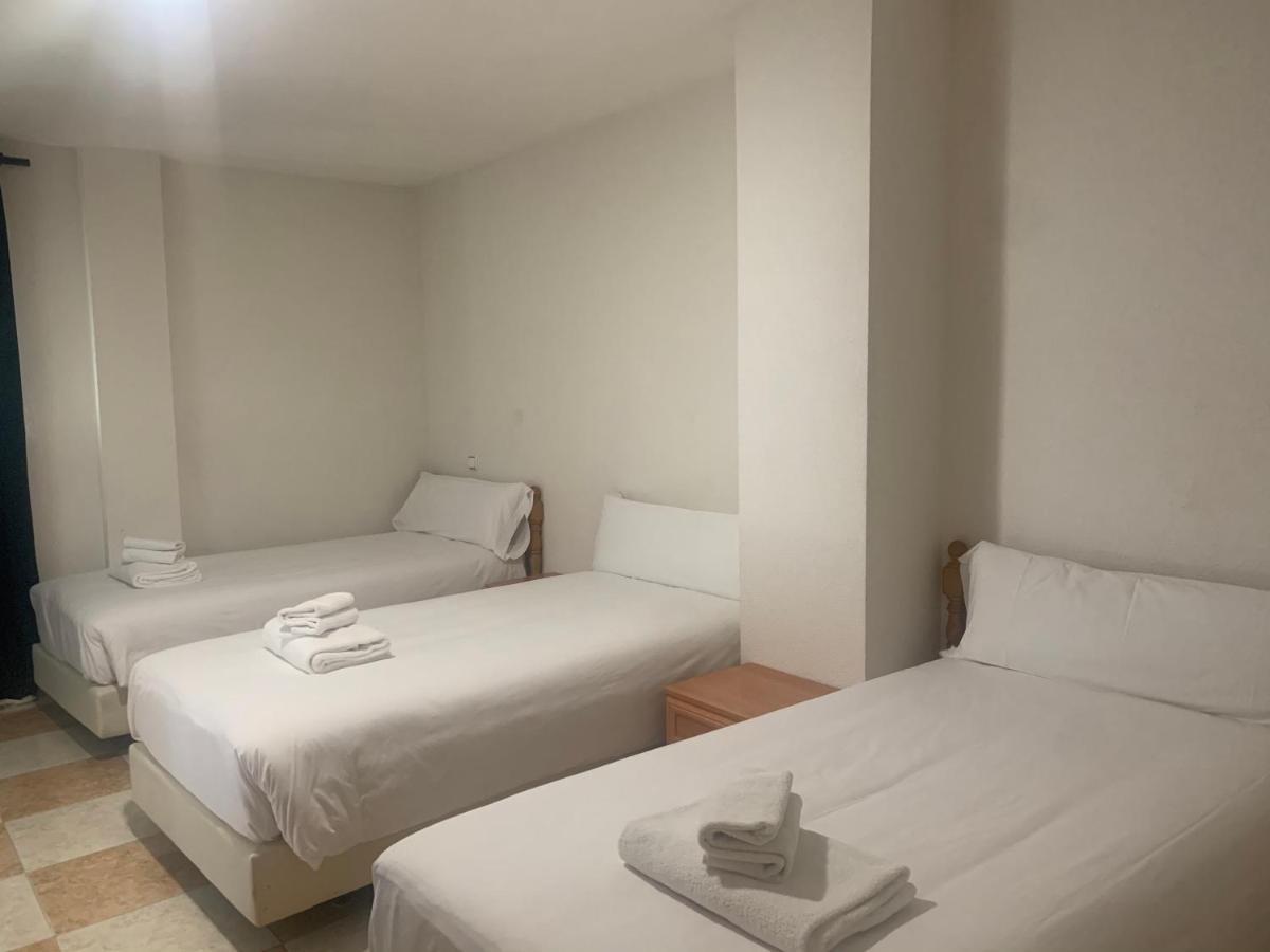 Hotel El Ancla Villanueva de la Cañada Extérieur photo