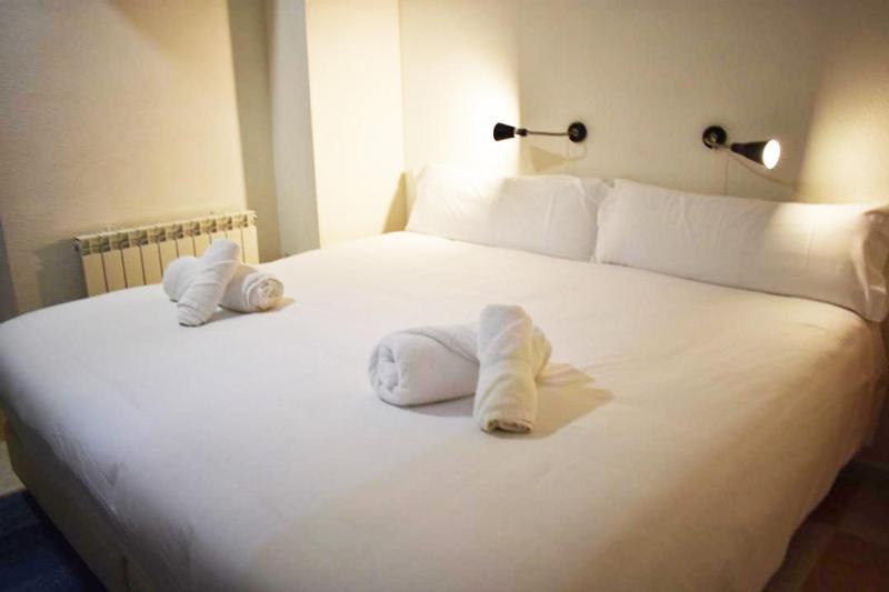 Hotel El Ancla Villanueva de la Cañada Extérieur photo